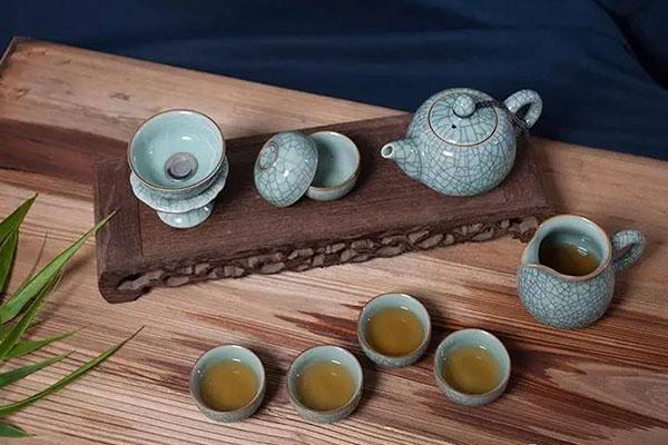为什么选择龙泉青瓷茶具泡茶